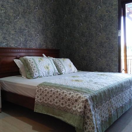 Papyrus Homestay Баньюванги Экстерьер фото