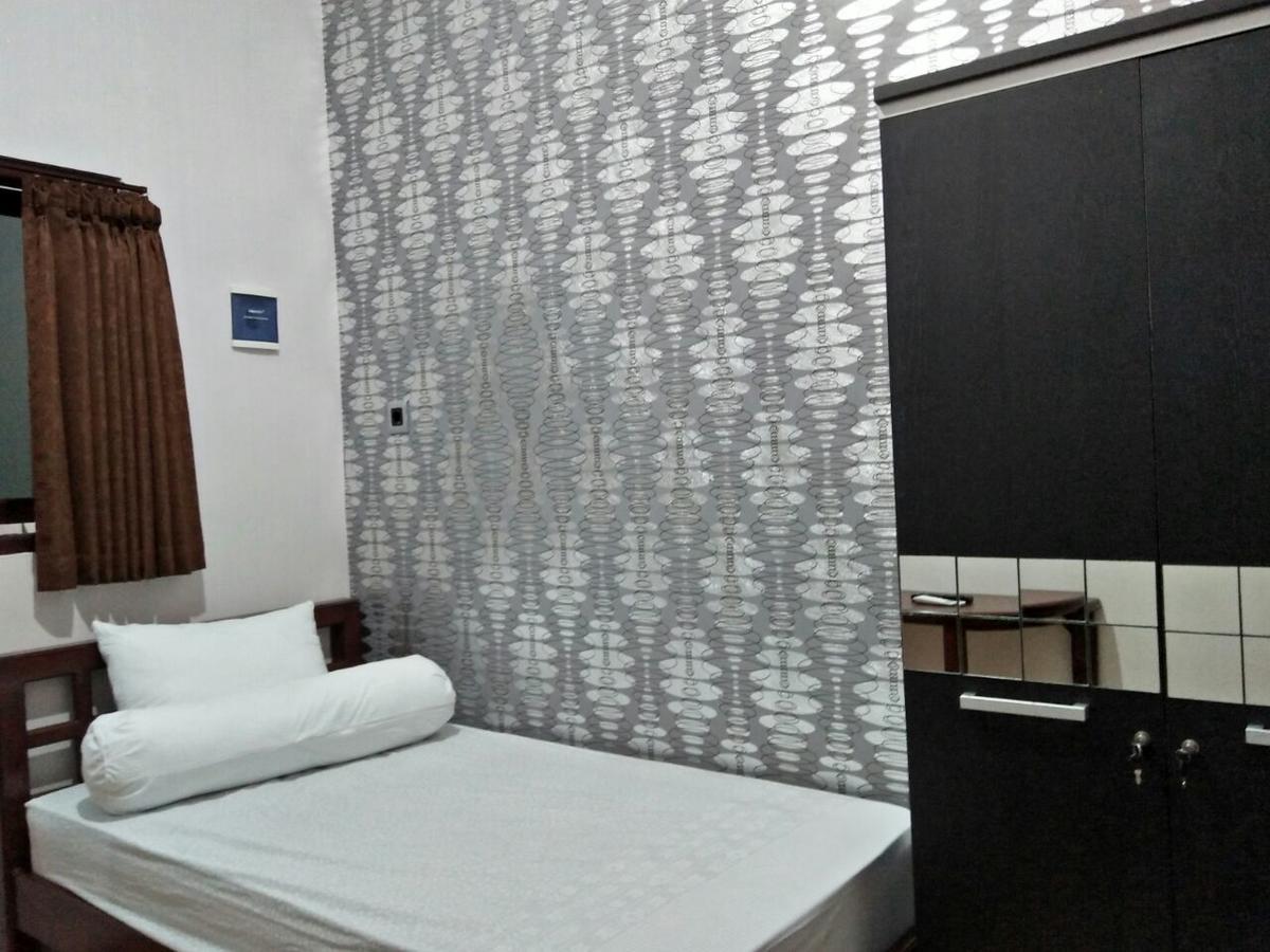 Papyrus Homestay Баньюванги Экстерьер фото