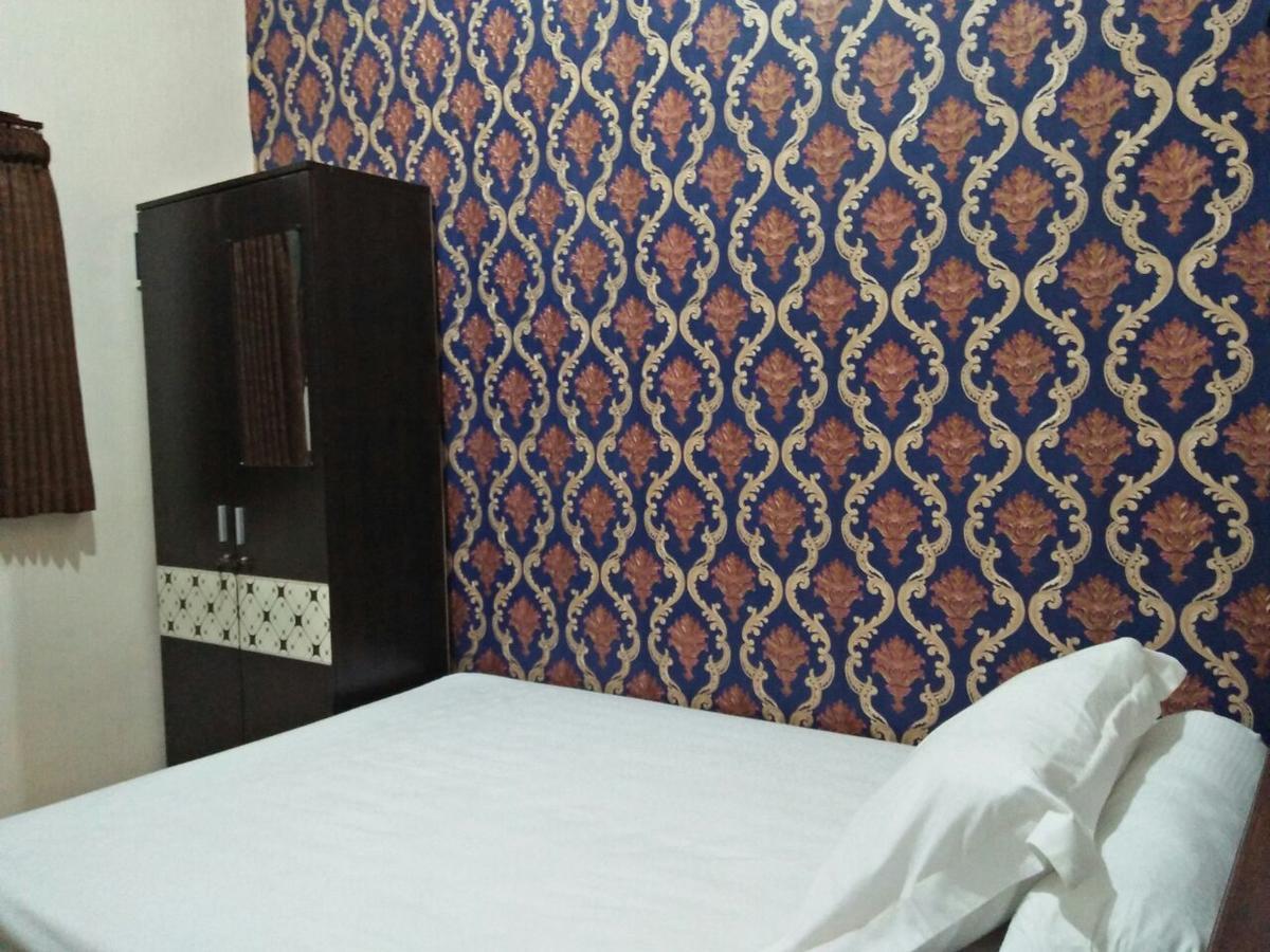 Papyrus Homestay Баньюванги Экстерьер фото