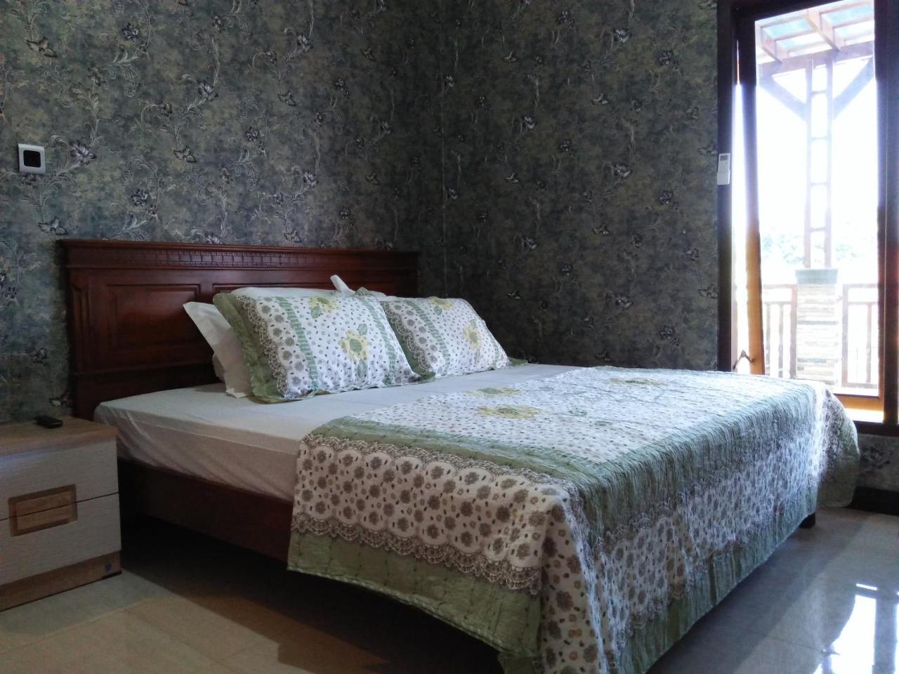 Papyrus Homestay Баньюванги Экстерьер фото